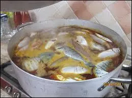 Dans quelle province le caldaro dell'Argentario est-il un plat traditionnel ?