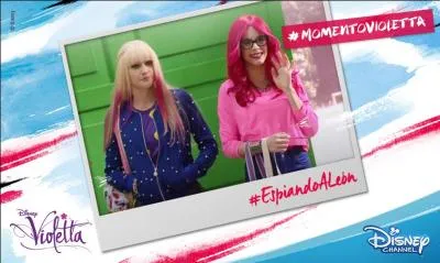 Comment s'appellent les deux filles déguisées dans "Violetta 3" ?