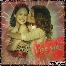 Sur quelle chanson Francesca et Violetta montrent-elles leur amitié en tant que meilleures amies ?