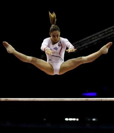 Youna Dufournet a-t-elle réussi son salto Comaneci aux barres asymétriques à Tokyo ?