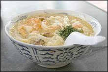 Comment cette soupe asiatique s'appelle-t-elle ?