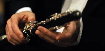 Dans un orchestre symphonique, qui donne traditionnellement le la au début du concert ?