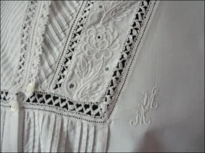 Vous avez tous dit : " Les chemises de l'archiduchesse sont-elles sèches, archi-sèches ? Comment appelle-t-on ce genre de phrase ?