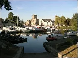 Nous terminons pas une balade dans le port de Nort-sur-Erdre. Ville Mariligérienne, elle se situe en région ...