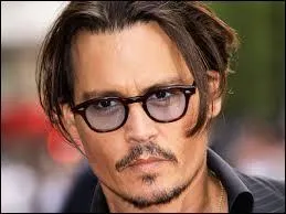 Avec quelle chanteuse française Johnny Depp a-t-il été marié pendant 14 ans ?