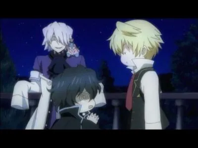 Le garçon blond s'appelle :