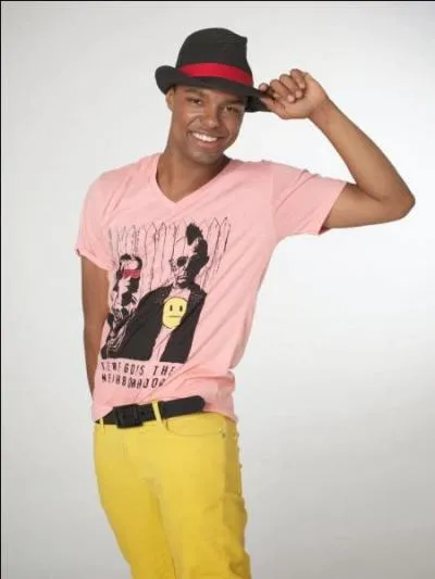 Quand Broduey arrive, il choisit :