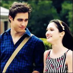 Pourquoi León a-t-il pardonné à Francesca (Fausta) et n'a pas pardonné à Violetta (Roxy) ?