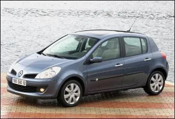 Cette voiture a été élue voiture de l'année 2006, mais quelle est cette voiture ?