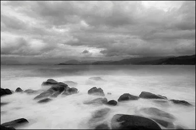 De qui sont les paroles "Et les jours qui se ressemblent sans saveur et sans couleur" ?