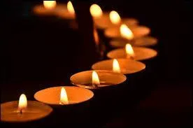 Si vous êtes habillé(e) en noir, l'on en déduira que :