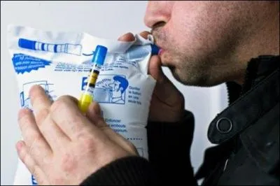 Afin de contrôler son taux d'alcoolémie, chaque conducteur doit posséder un éthylotest. Combien de fois peut-on utiliser le même éthylotest chimique ?