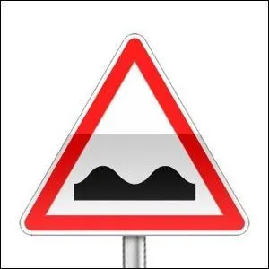 En voyant ce panneau, vous entendez une petite voix, mais laquelle ?