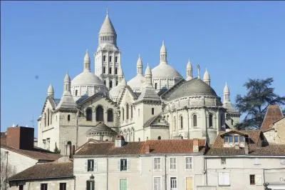 Comment s'appelle la cathédrale de Périgueux ?
