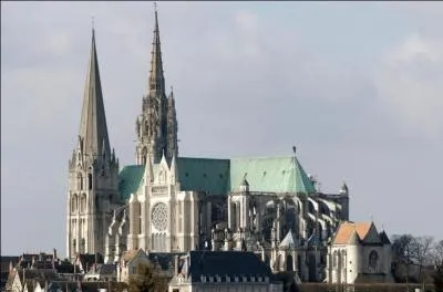 Comment s'appelle la cathédrale de Chartres ?