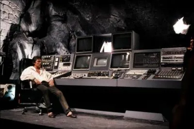 Vous souvenez-vous de ce film sorti en 1986, où Jean Diaz (Alain Delon) signe un pacte avec la mort pour sauver son fils dans le coma ?