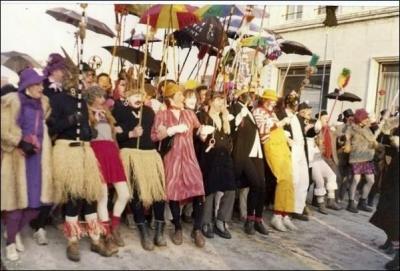Le carnaval est assimilé à mardi gras. En quelle année précisément cette tradition chrétienne pour fêter l'entrée en carême a-t-elle été relevée ?