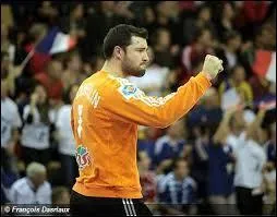 Comment s'appelle ce gardien de l'Équipe de France ?