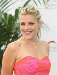 Dans la saison 1, Laurie vit-elle avec Jayson ?