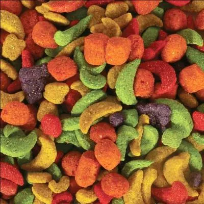 Quelle est la principale différence entre les granulés compressés et les extrudés ?