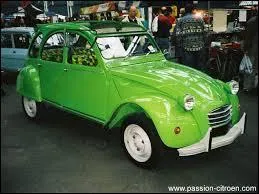 En septembre 1973, le vert palmeraie faisait son entrée. Il disparut en septembre 1974. Comment était-il noté ?