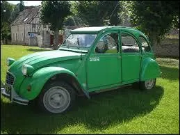 Cette série limitée portait le même nom que sa couleur de code AC 533, on pouvait avoir une 2cv de cette couleur de juillet 1975 à septembre 1979 :