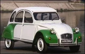 En 1986, cette 2e série de 2cv Dolly était, comme vous le voyez, de deux coloris, le blanc Meije et le vert :