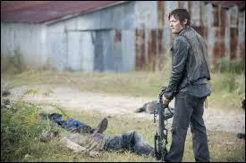 Plus tard Daryl arrive au lieu du rendez-vous, avec qui se retrouve-t-il face à face ?