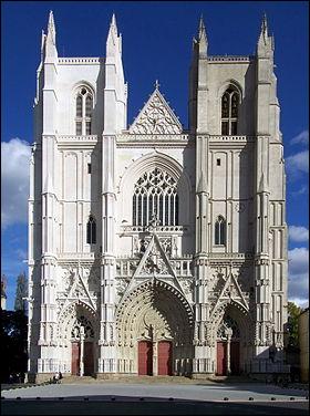 Comment s'appelle la cathédrale de Nantes ?