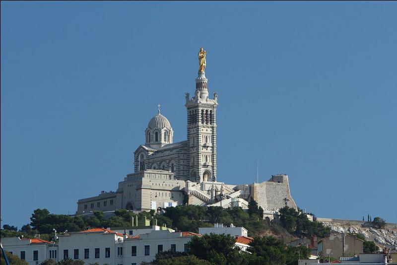 Plus connue que sa cathédrale la basilique de Marseille que l'on nomme affectueusement ''la Bonne Mère'' s'appelle :