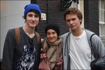 De laquelle de ses stars est-elle la plus proche ?