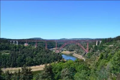 Quel est ce viaduc ferroviaire construit par Eiffel, sur les gorges de la Truy&egrave;re, en 1884 ?