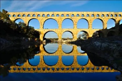 Quel est ce pont aqueduc romain de 360 m&egrave;tres de longueur le mieux conserv&eacute; au monde ?