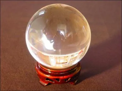 J'en appelle à la mère Michel, qui a perdu son chat, qui crie par la fenêtre à qui le lui rendra - C'est le père Lustucru, non ?