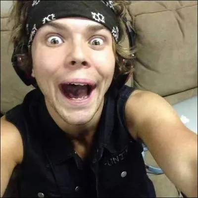 Quelles sont les origines d'Ashton Irwin ?