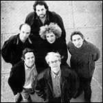 Tournons-nous maintenant vers la chanson avec : J'aimais l'hiver dont voici le premier couplet : Le plus bel hiver de nos vies /La neige en masse/ L'amour, la ouate/ Patins glissant sur St-Denis/ Jardins de glace/Au dessus de l'asphalte
Un grand hiver vif/ Comme une claque/Mais beau pareil/ A l'ancien temps/ L'Oratorio de Sébastien Bach/ Le buf et l'âne, l'or et l'encens. Quel est ce groupe ?