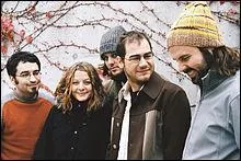 Bon, au lieu de trouver le nom du groupe, trouvez le titre de la chanson. Il s'agit d'une métaphore très populaire au Québec et Les Cowboys Fringants en ont fait un titre de chanson. L'image fait allusion au vent ou au froid qui se lèvent et qui menacent de vous cingler ou d'entrer dans les pores de votre peau de façon cruelle ! C'est la chanson :