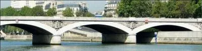 Quel pont de 1855, reliant les 5e, 12e et 13e, possède 5 arches ?