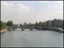 C'est Louis XIV qui a financé les travaux de ce pont en prélevant sur sa cagnotte personnelle. Il s'agit du pont Royal sur la Seine à Paris. Alors est-il classé ou non ?