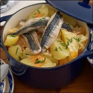 Réalisée dans le Finistère, c'est la cousine de la bouillabaisse, confectionnée de la même manière, avec des espèces locales de poissons :
