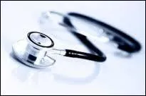 Si vous traduisez "subir un examen médical" en anglais, cela donnera :