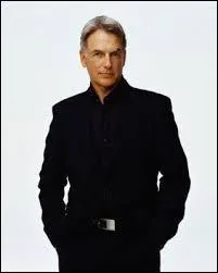 Grand buveur de café, peu causant et surtout champion olympique des "slap", je suis, je suis...