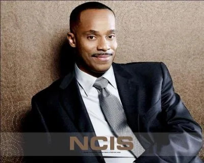 Je suis le directeur de l'agence, mon prédécesseur est mort, j'ai divisé la plus célèbre équipe de cette agence. Qui suis-je ?