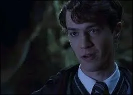 Quelle matière Tom Jedusor (Voldemort) voulait-il enseigner ?