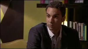 Que retrouve Gabriel dans les poches du manteau de Baptiste ?