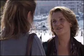 Où Caroline s'installe-t-elle ?