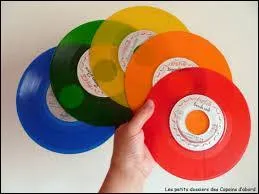 En France, dans quelle décennie sont apparue les "maxi 45 tours" ?