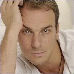 Dans quel théâtre a-t-il joué ?