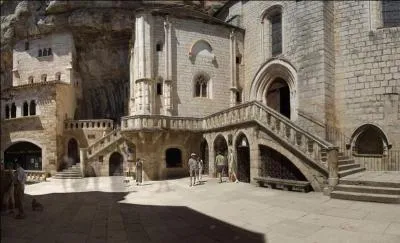 Comment s'appelle cette basilique du XIIIe siècle située à Rocamadour
(Lot) inscrite au patrimoine mondial de l'UNESCO ?