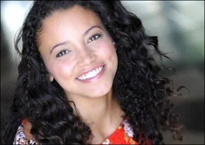 Qui joue le rôle de Sarah ?